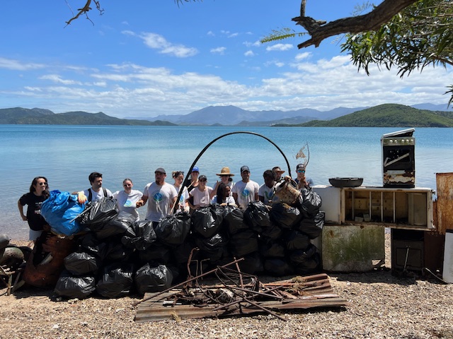 ACTION DE TERRAIN – Dépollution de la baie de Tindu en Nouvelle-Calédonie